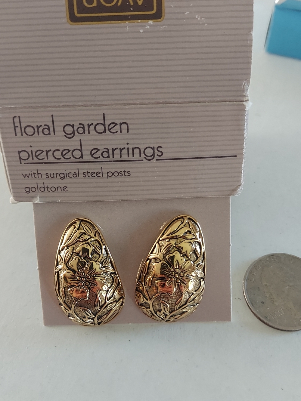 Vintage Avon Floral Garden Earrings